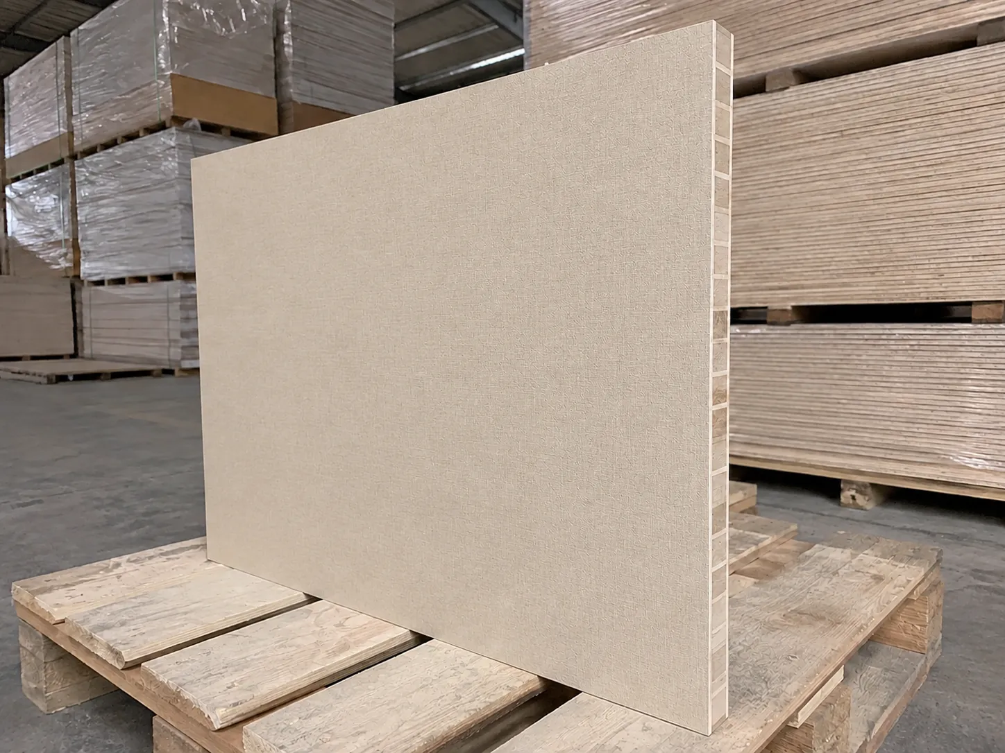 Melamine Faced Cedar Core Blockboard (4)